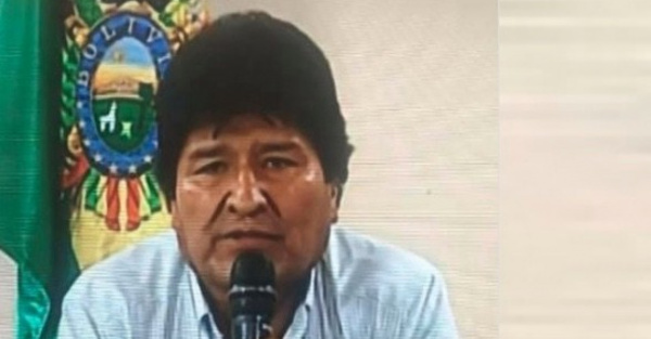 Renunció Evo Morales, presionado por militares