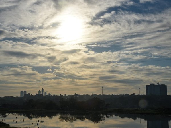 Meteorología anuncia un lunes caluroso y con posibles lluvias