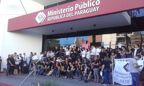 Huelga general de funcionarios del Ministerio Público