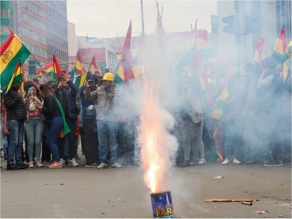 Evo Morales reclama a Mesa y Camacho la "pacificación" de Bolivia