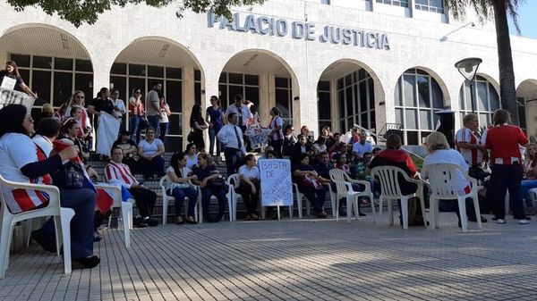 Elevado acatamiento en primer día de la huelga en Poder Judicial - Nacionales - ABC Color