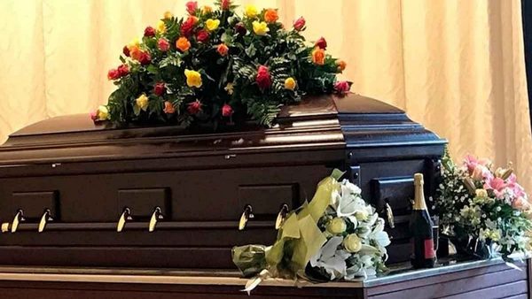 Rayo mata a seis personas en medio de funeral | Noticias Paraguay