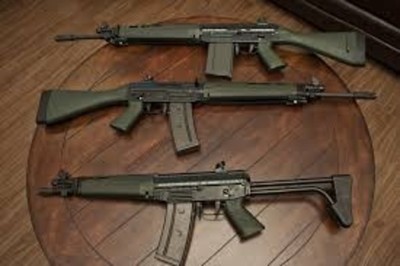 Hallan arsenal en grupo habitacional ocupado por extranjeros