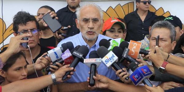 Carlos Mesa celebra el "fin de la tiranía" tras la renuncia de Evo Morales - .::RADIO NACIONAL::.