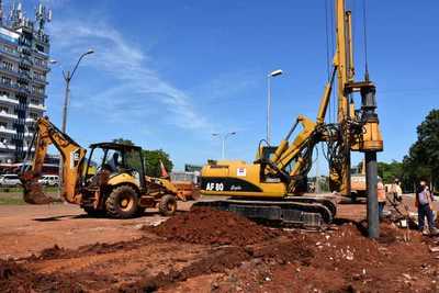 Intenso movimiento de maquinarias en el km 7 marca inicio de la construcción de Multiviaducto