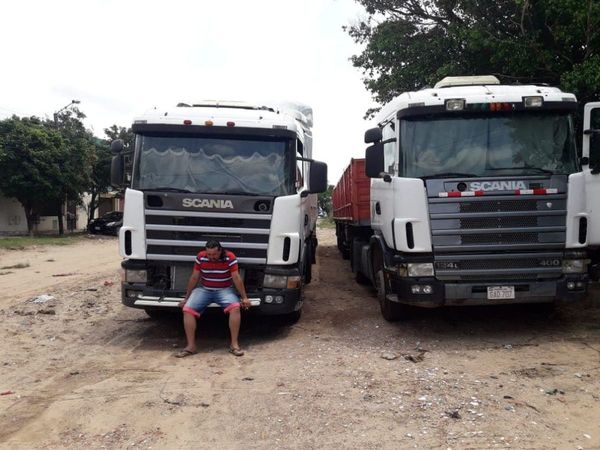 Camioneros paraguayos varados en Bolivia reclaman asistencia