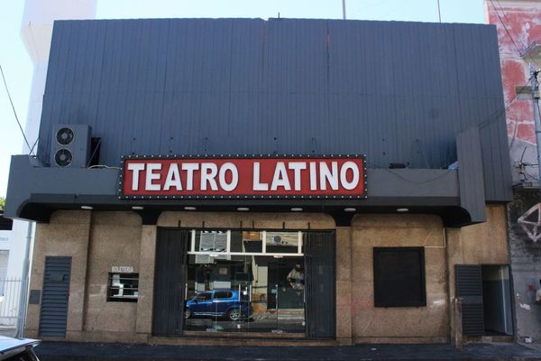 Este viernes se estrena “Súper Cómiques” en el Teatro Latino