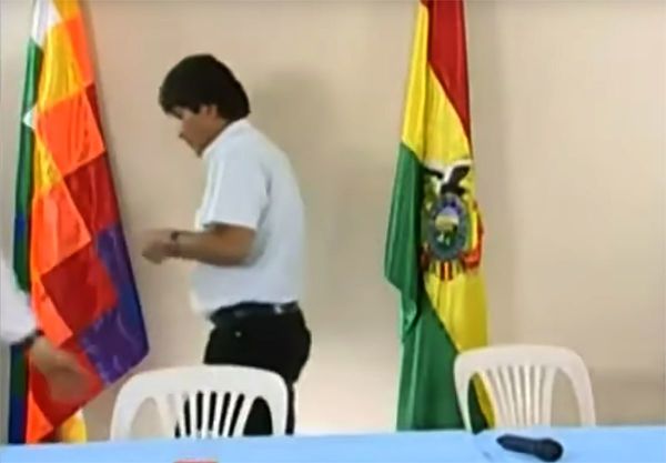 Evo Morales renunció pero no fue a punta de pistola, según analista