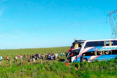 Restos de paraguayos fallecidos en Argentina llegarán esta tarde
