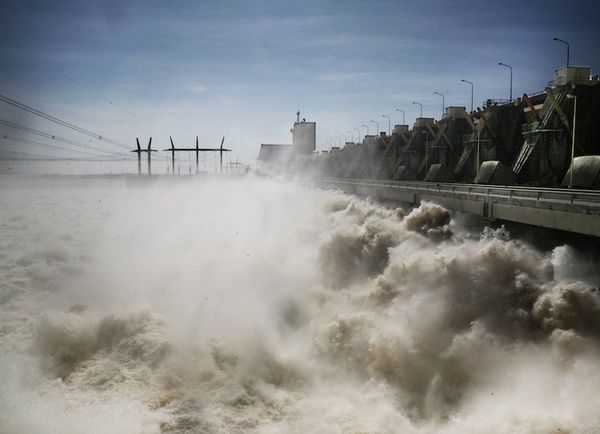 Parlasur pedirá que energía paraguaya de EBY sea vendida solo por Ande