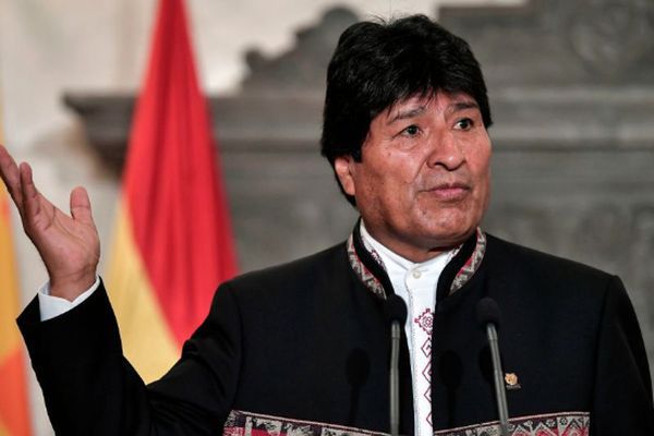 Congreso boliviano recibe carta de “renuncia obligada” de Evo