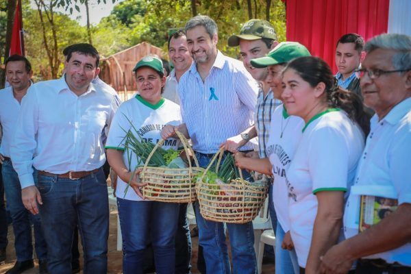 Entregan insumos y equipos para dar mayor productividad al campo - ADN Paraguayo
