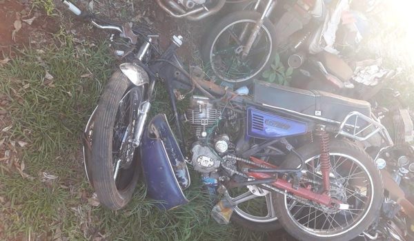 Choque entre motocicletas deja una fallecida