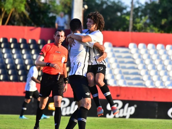 Libertad castiga a General Díaz y sigue prendido arriba