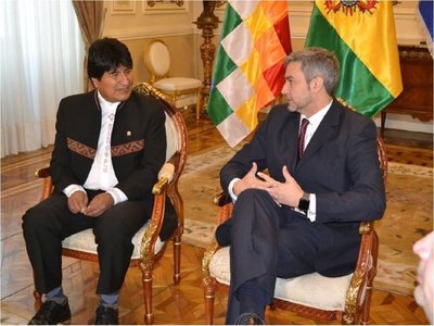 Mario Abdo le ofreció asilo a Evo Morales