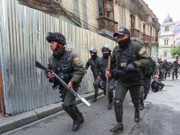 Militares coordinarán con la Policía para frenar el vandalismo en Bolivia
