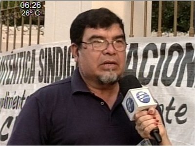 Docentes protestan y piden recalendarizar evaluaciones