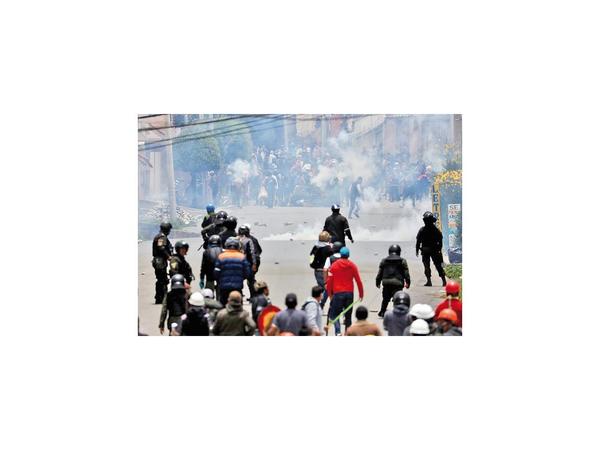 El Alto, tierra de nadie, una ciudad sitiada por violencia y barricadas