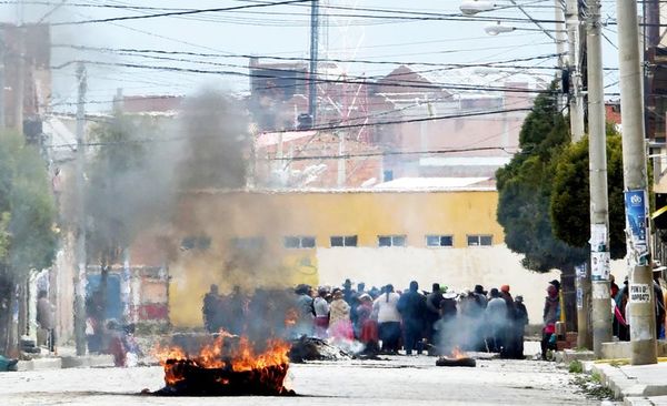 Adherentes de Evo reaccionan y la Policía pide apoyo a los militares - Internacionales - ABC Color