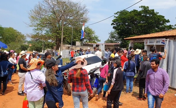 Pobladores de Arroyito levantan temporalmente protesta