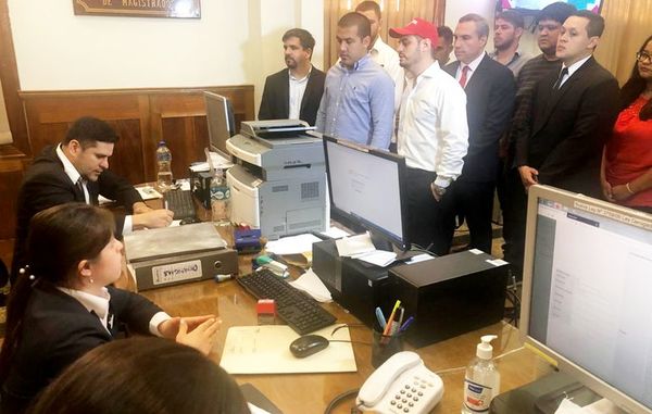 Movimiento denuncia a tres jueces electorales ante JEM - Política - ABC Color
