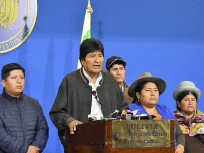 Evo Morales aterrizó en Paraguay antes de ir a México