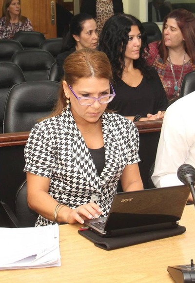 Diecisiete años de cárcel a padrastro que abusaba a niña desde los 8 años » Ñanduti