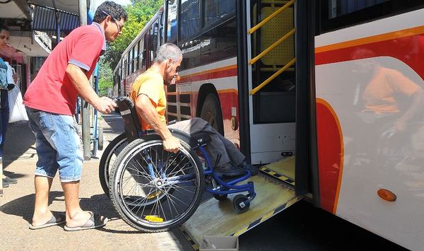 Avanza proyecto que establece pasaje libre y gratuito para personas con discapacidades
