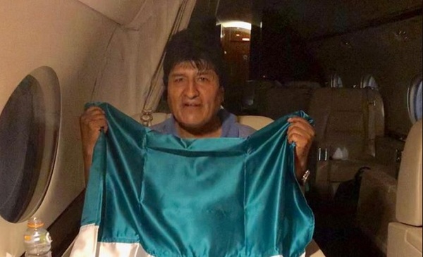 "Pedazos de milanesa y empanada" para Evo Morales