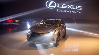 Toyotoshi presenta a Lexus