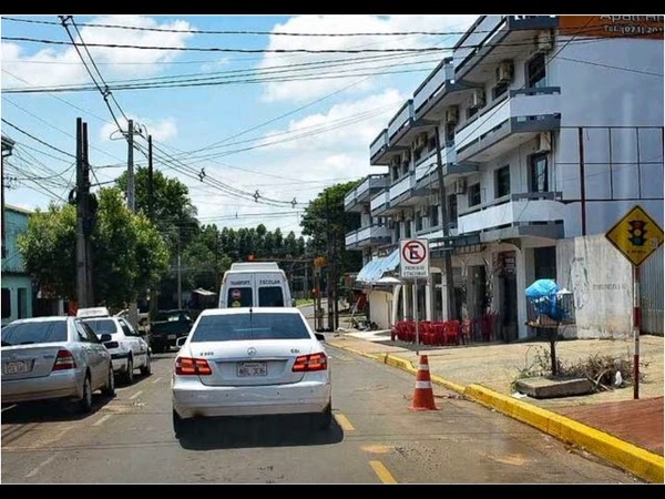 Eliminan estacionamiento lado derecho sobre la calle Curupayty, desde Independencia a Av. Irrazábal