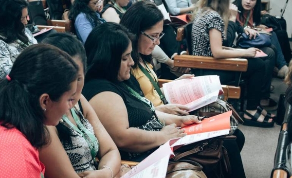 HOY / Mujeres emprendedoras participaron de un encuentro de capacitación