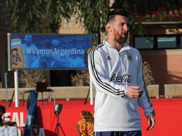 Messi, protagonista del segundo entrenamiento de Argentina en Mallorca