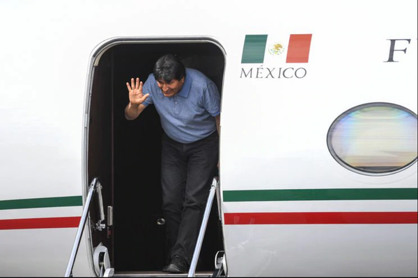 MUNDO | Evo Morales llega a México tras recibir asilo