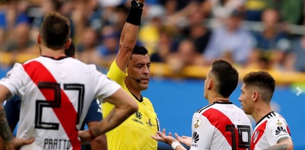 Final Libertadores: Conmebol designó al árbitro y a una curiosa terna para el VAR