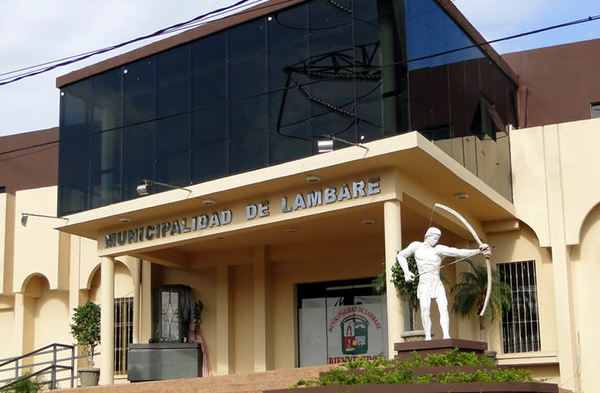 Funcionarios de la Municipalidad de Lambaré exigen pago de salario » Ñanduti
