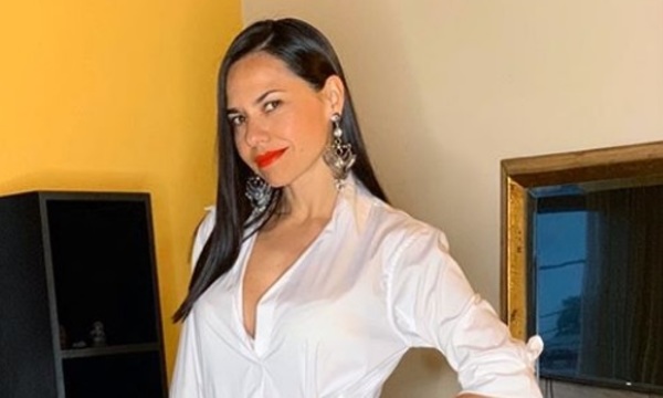 Melissa Quiñónez posó sensualmente en lencería