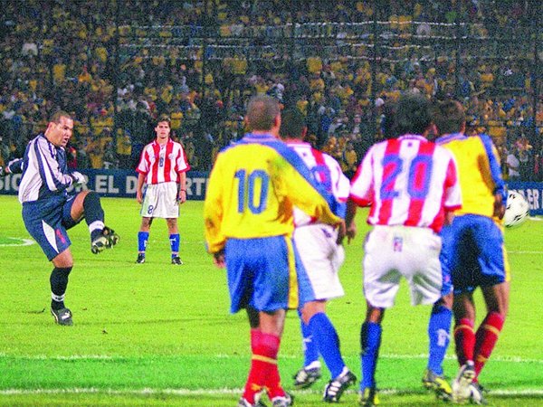 Asprilla cuenta detalles del día en que un narco quiso matar a Chilavert