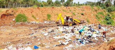 Imputan a intendente de Yaguarón por quema de basura en vertedero - Nacionales - ABC Color