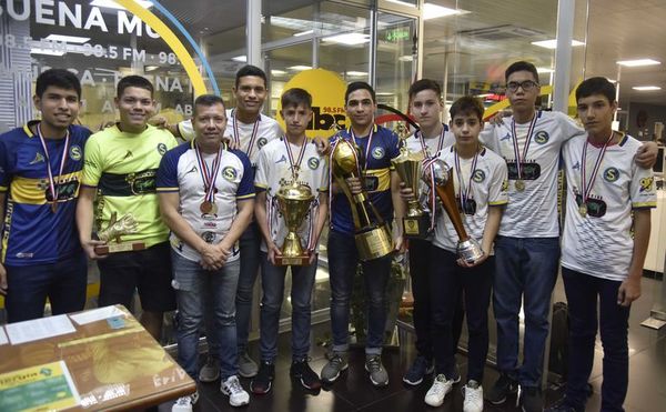 Campeones en la cancha y en comportamiento - Fútbol - ABC Color