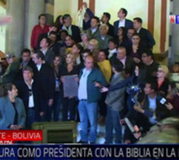 Jeanine Áñez se autoproclama presidenta de Bolivia - Paraguay.com