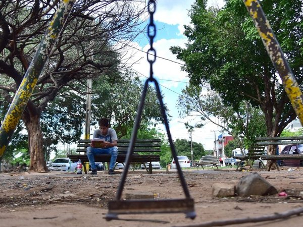 Plaza  Santa Librada exhibe  destrozos tras la ocupación