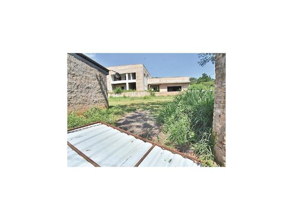 Obra inconclusa del Inán es potencial criadero del Aedes