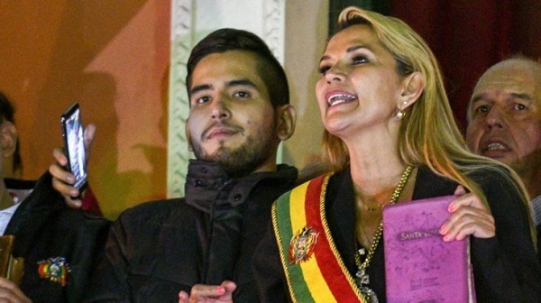 Senadora asume como presidenta interina de Bolivia