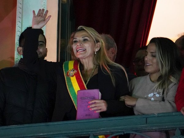 EEUU reconoce a Áñez como presidenta interina de Bolivia