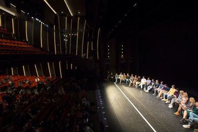 Banderas lleva el espíritu del Broadway de los años 70 al corazón de Málaga - Espectáculos - ABC Color