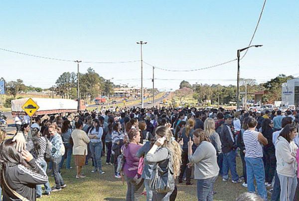 Docentes piden que el reajuste salarial del 16% sea desde enero