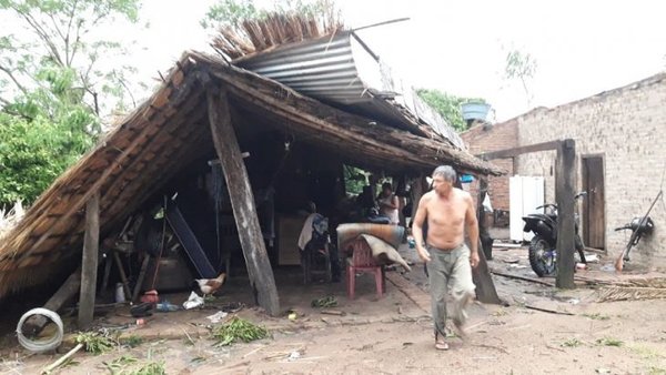 TEMPORAL CAUSA DESTROZOS EN COMPAÑÍAS DE CERRITO