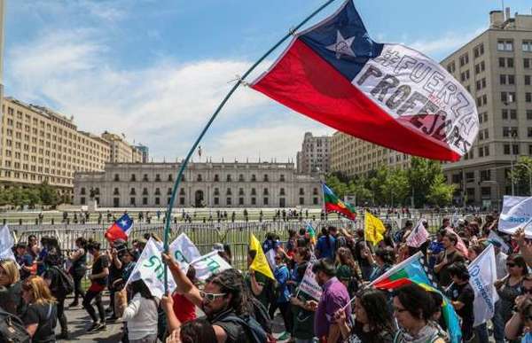 Huelga presiona a Piñera y el peso se desploma en Chile | .::Agencia IP::.