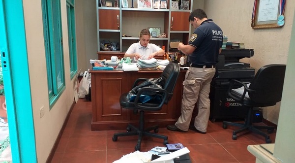 Usura y lavado: Allanan propiedades de Ramón González Daher